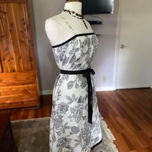 Dressbarn Womens Toile Floral Midi Dress White Black Cotton Fit Flare Size 8 - Picture 4 of 8